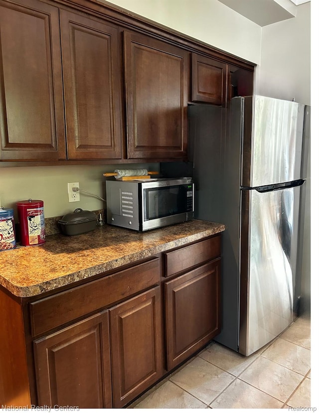 235 N Calhoun St, Lapeer, MI 48446 - photo 3