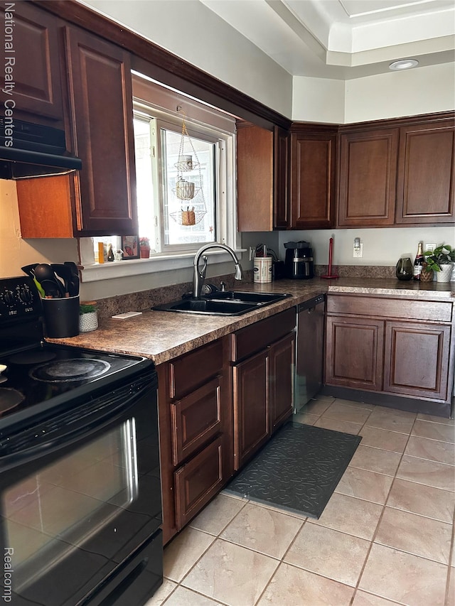 235 N Calhoun St, Lapeer, MI 48446 - photo 2