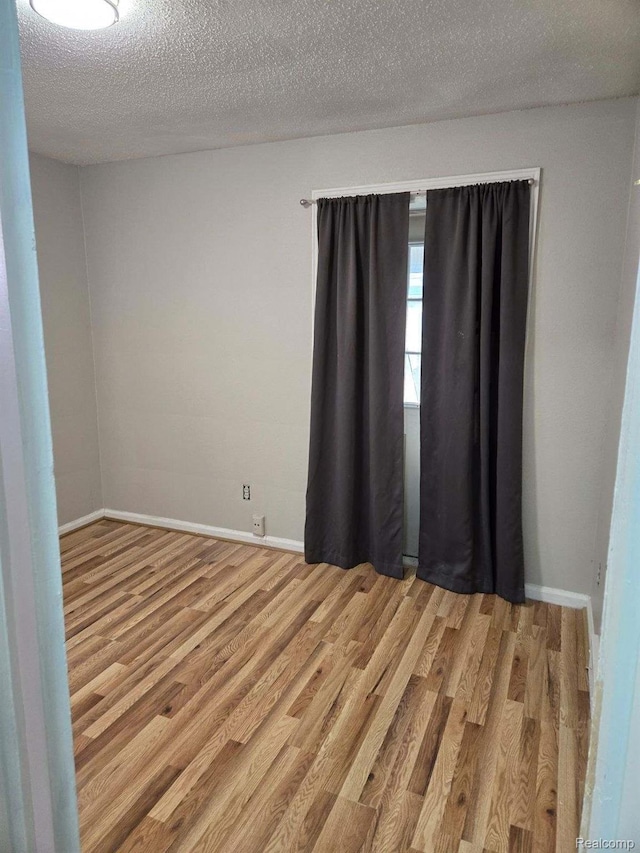 11225 Roxbury St, Detroit, MI 48224 - photo 7