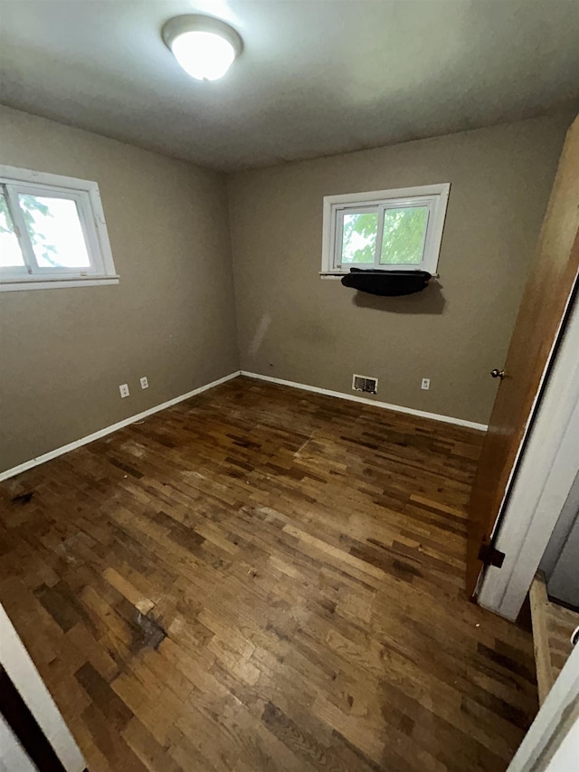 5323 Elmsford Dr, Flint, MI 48532 - photo 2
