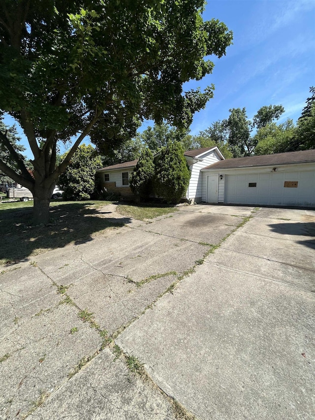 5323 Elmsford Dr, Flint, MI 48532 - photo 12