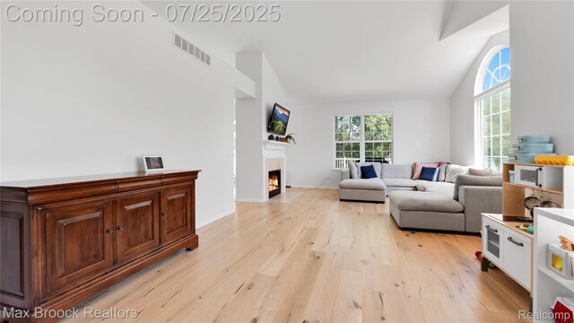 6612 Wabash Ln, Troy, MI 48085 - photo 4