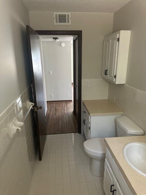 906 Mills Ave, Muskegon, MI 49445 - photo 21
