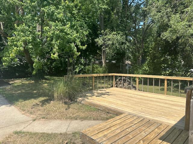 906 Mills Ave, Muskegon, MI 49445 - photo 27