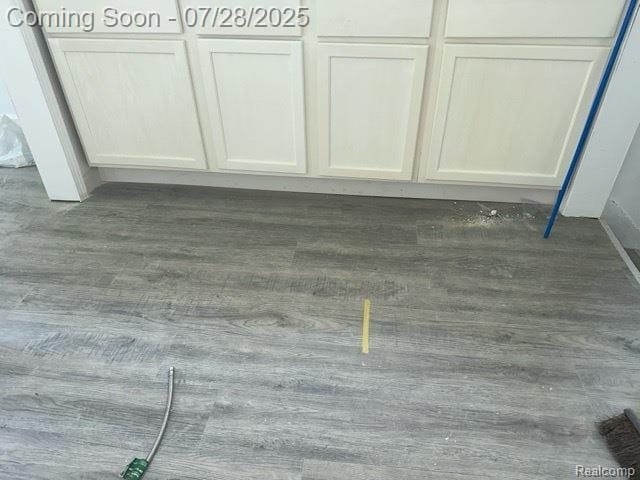 14305 Stout St, Livonia, MI 48223 - photo 6