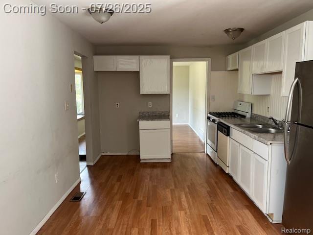 15730 Colbert St, Romulus, MI 48174 - photo 2