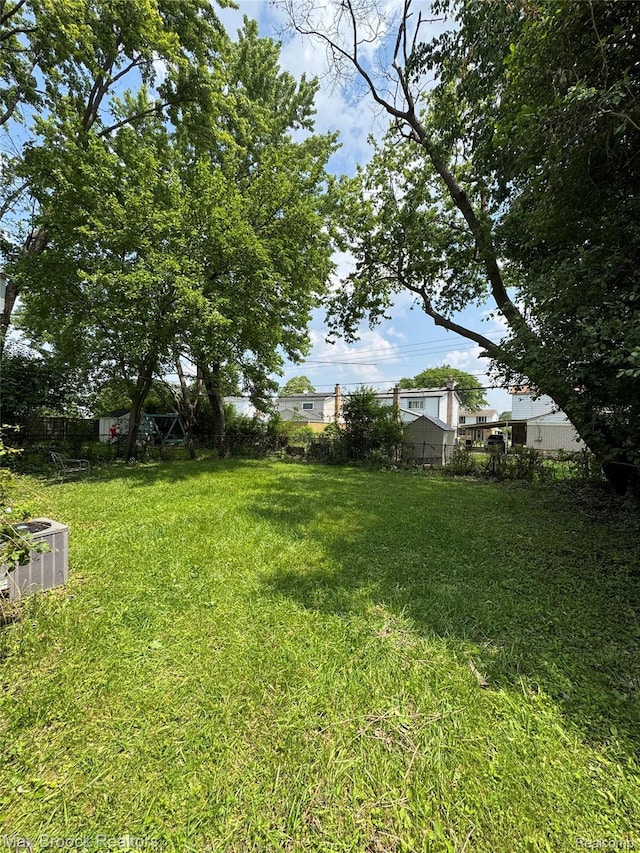 29234 Fairfax St, Southfield, MI 48076 - photo 16
