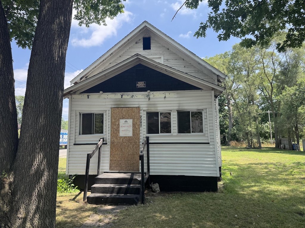 2202 Hoyt St, Muskegon Heights, MI 49444 - photo 1