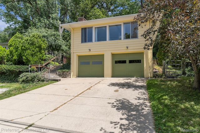 1558/1560 W Jones Dr SW, Ann Arbor, MI 48105 - photo 4