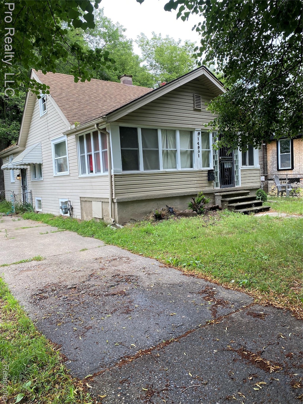 14931 Rockdale St, Detroit, MI 48223 - photo 2