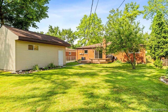 21934 Ontaga St, Farmington Hills, MI 48336 - photo 32