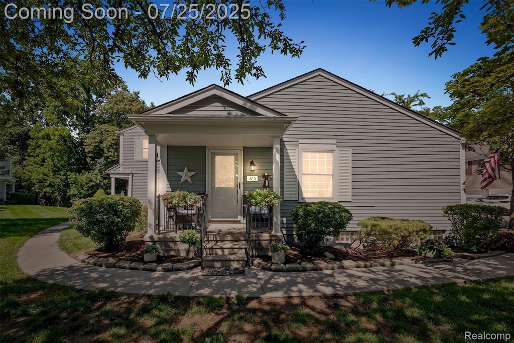 375 Neptune Dr, Walled Lake, MI 48390 - photo 1