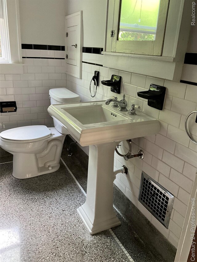216 Woodside Rd, Royal Oak, MI 48073 - photo 16