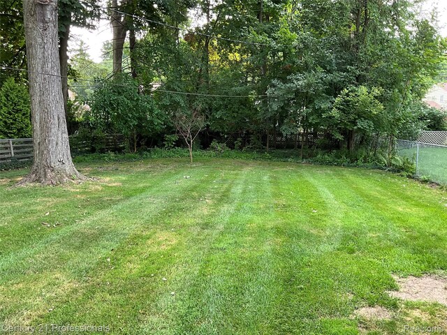 216 Woodside Rd, Royal Oak, MI 48073 - photo 34