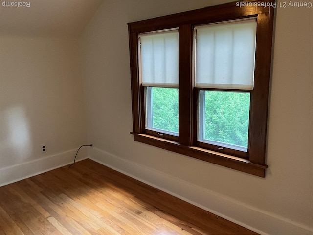 216 Woodside Rd, Royal Oak, MI 48073 - photo 22