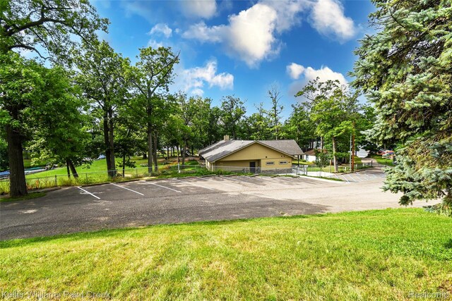 6903 Dandison Blvd, West Bloomfield, MI 48324 - photo 4