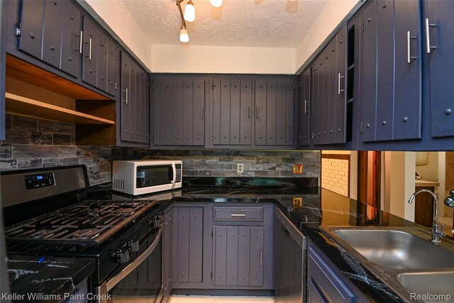 6903 Dandison Blvd, West Bloomfield, MI 48324 - photo 12