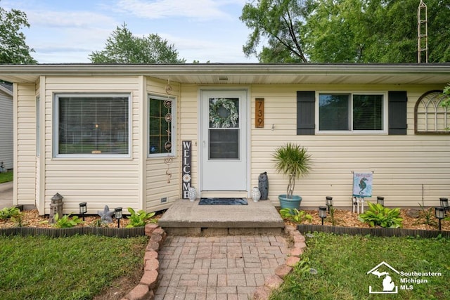 739 Mildred Ave, Temperance, MI 48182 - photo 2