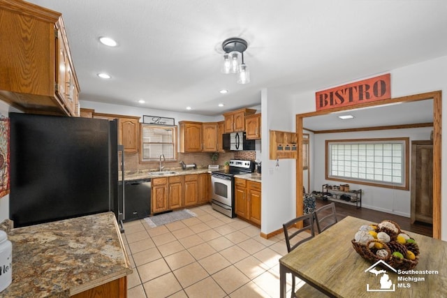 739 Mildred Ave, Temperance, MI 48182 - photo 7