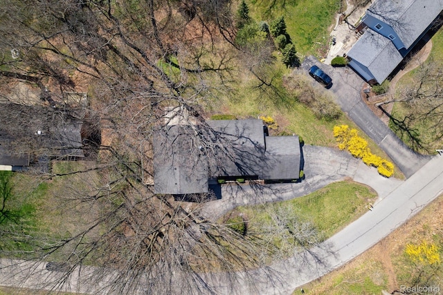 745 Hawthorne Dr, Bloomfield Hills, MI 48304 - photo 10