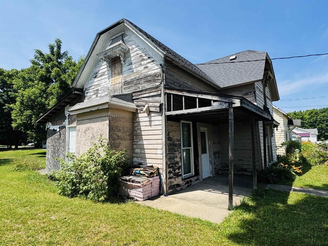 213 N Pine St, Lake City, MI 49651 - photo 4