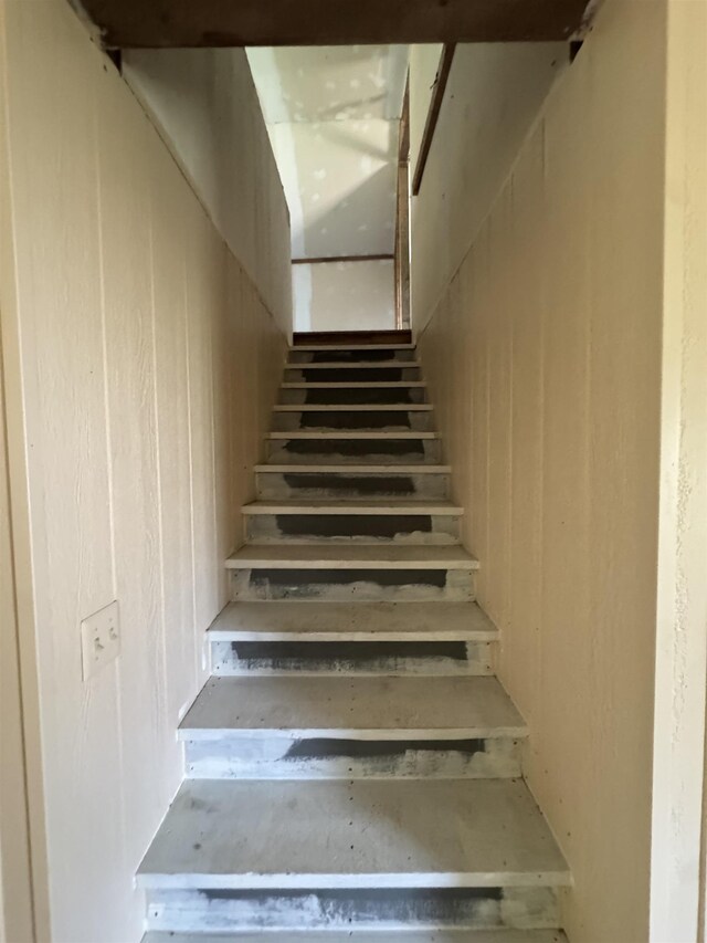 213 N Pine St, Lake City, MI 49651 - photo 20