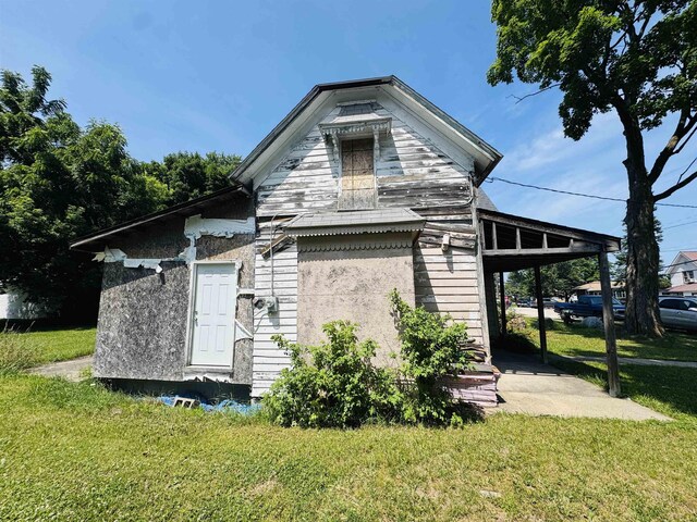 213 N Pine St, Lake City, MI 49651 - photo 5