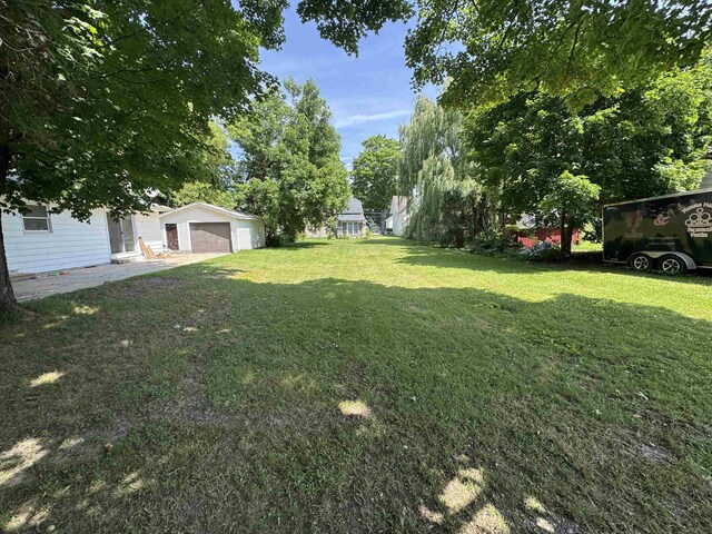 210 N Canal St, Lake City, MI 49651 - photo 6