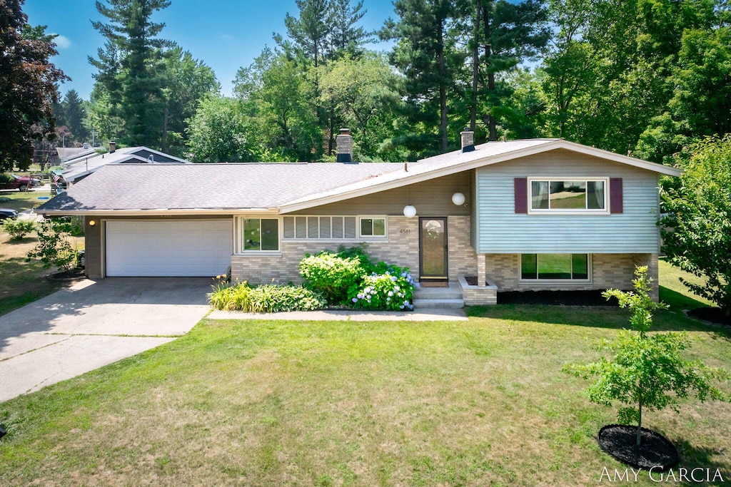 4581 Bonanza Dr NE, Grand Rapids, MI 49525 - photo 1