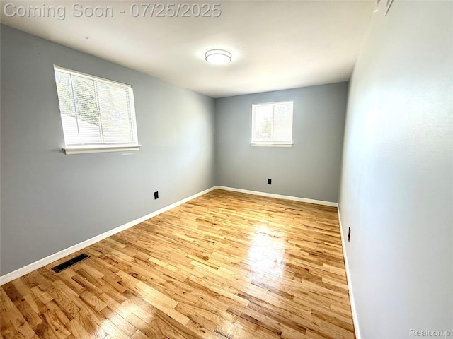1569 W Whitcomb Ave, Madison Heights, MI 48071 - photo 11