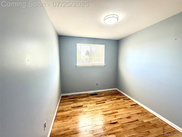 1569 W Whitcomb Ave, Madison Heights, MI 48071 - photo 9
