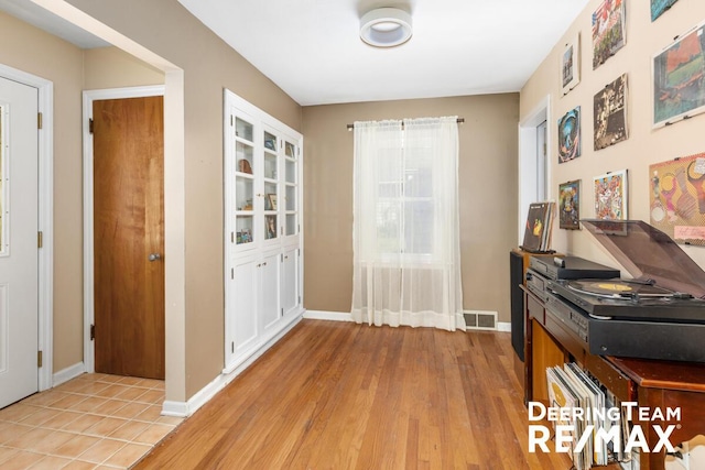 2233 Tremont Blvd NW, Grand Rapids, MI 49504 - photo 2