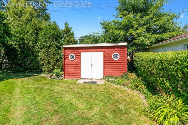 2112 Stanhope St, Grosse Pointe Woods, MI 48236 - photo 24