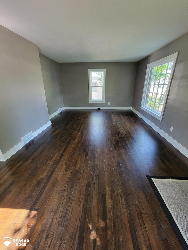 407 Elizabeth St, Fenton, MI 48430 - photo 2