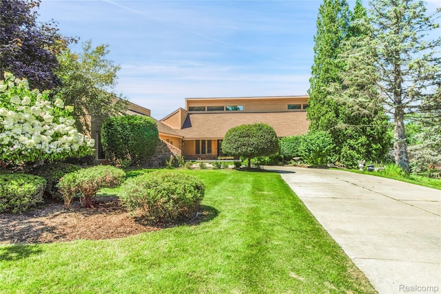 8285 Staghorn Trl, Clarkston, MI 48348 - photo 4