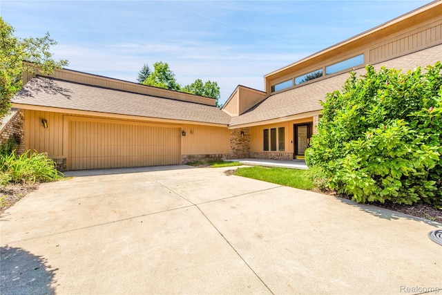 8285 Staghorn Trl, Clarkston, MI 48348 - photo 2