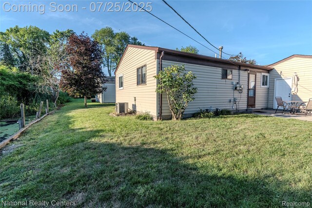 38251 Cherry Ln, Harrison Township, MI 48045 - photo 15