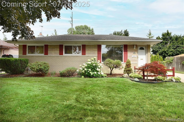 32241 Hawthorne Dr, Warren, MI 48092 - photo 1