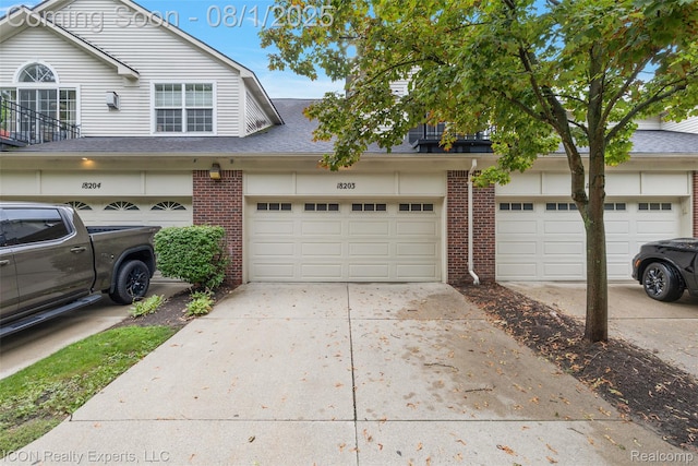 18203 Adri Cir, Walled Lake, MI 48390 - photo 2