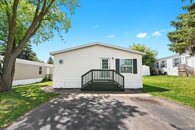 26 Hummingbird Dr, Lake Orion, MI 48359 - photo 1
