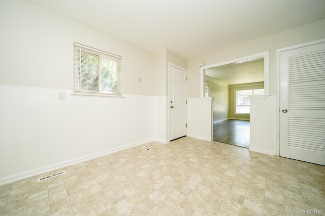 20926 Powers Ave, Dearborn Heights, MI 48125 - photo 18