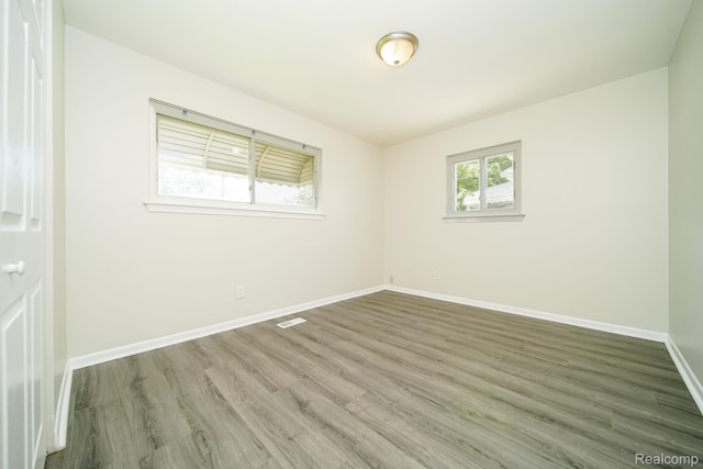 20926 Powers Ave, Dearborn Heights, MI 48125 - photo 23