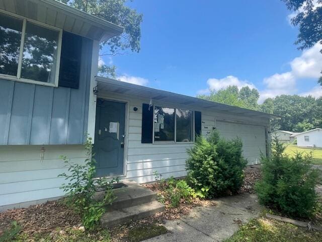 938 Clausen Ave, Three Rivers, MI 49093 - photo 2