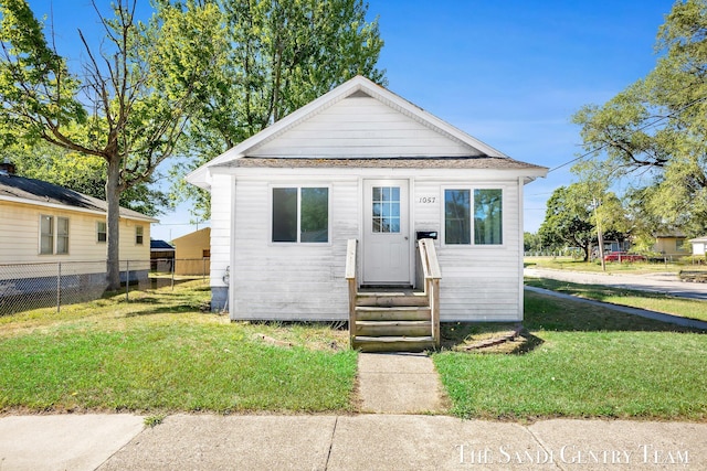 1057 E Larch Ave, Muskegon, MI 49442 - photo 1