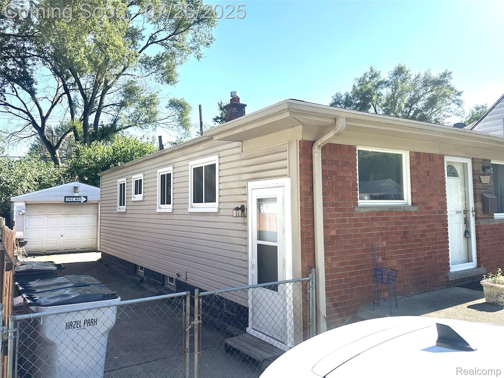 1512 E Jarvis Ave, Hazel Park, MI 48030 - photo 3