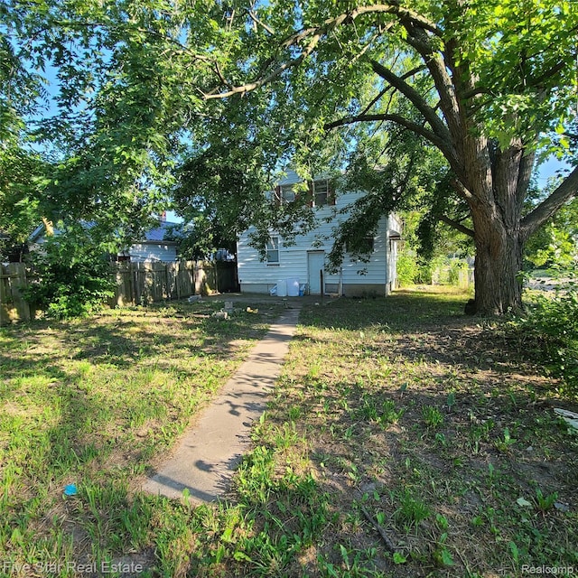 1062 Tremont Ave, Flint, MI 48505 - photo 5