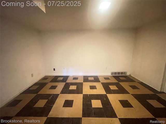 27441 Red Leaf Ln, Southfield, MI 48076 - photo 37