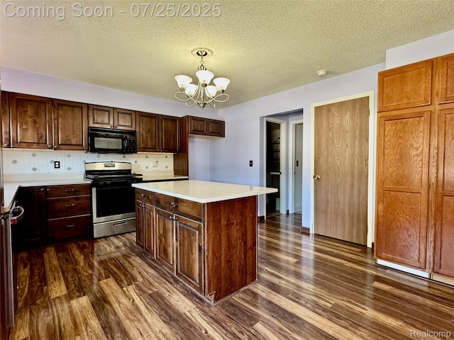 21355 E Chipmunk Trl, Woodhaven, MI 48183 - photo 5