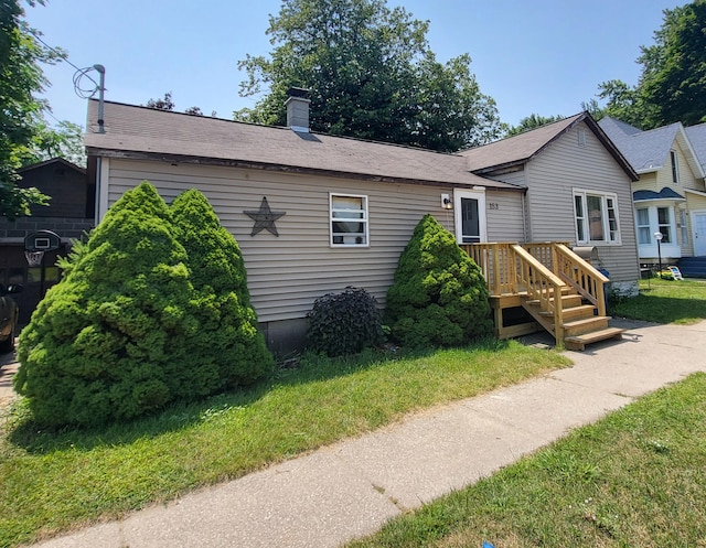 153 14th St, Manistee, MI 49660 - photo 1