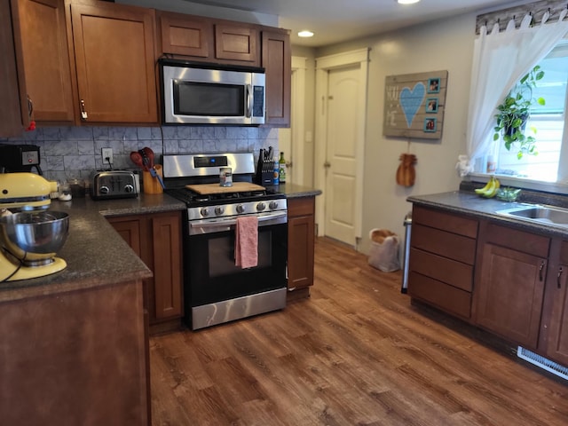 153 14th St, Manistee, MI 49660 - photo 4